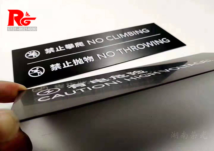 �LɳUV���R��