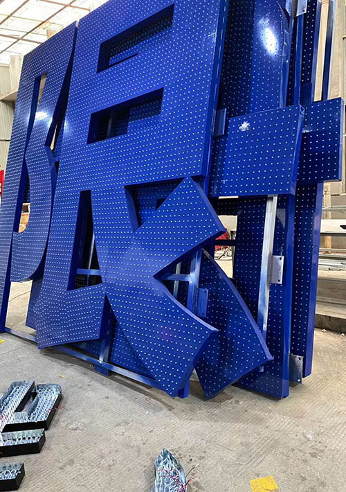 長(zhǎng)沙外露燈發(fā)光字